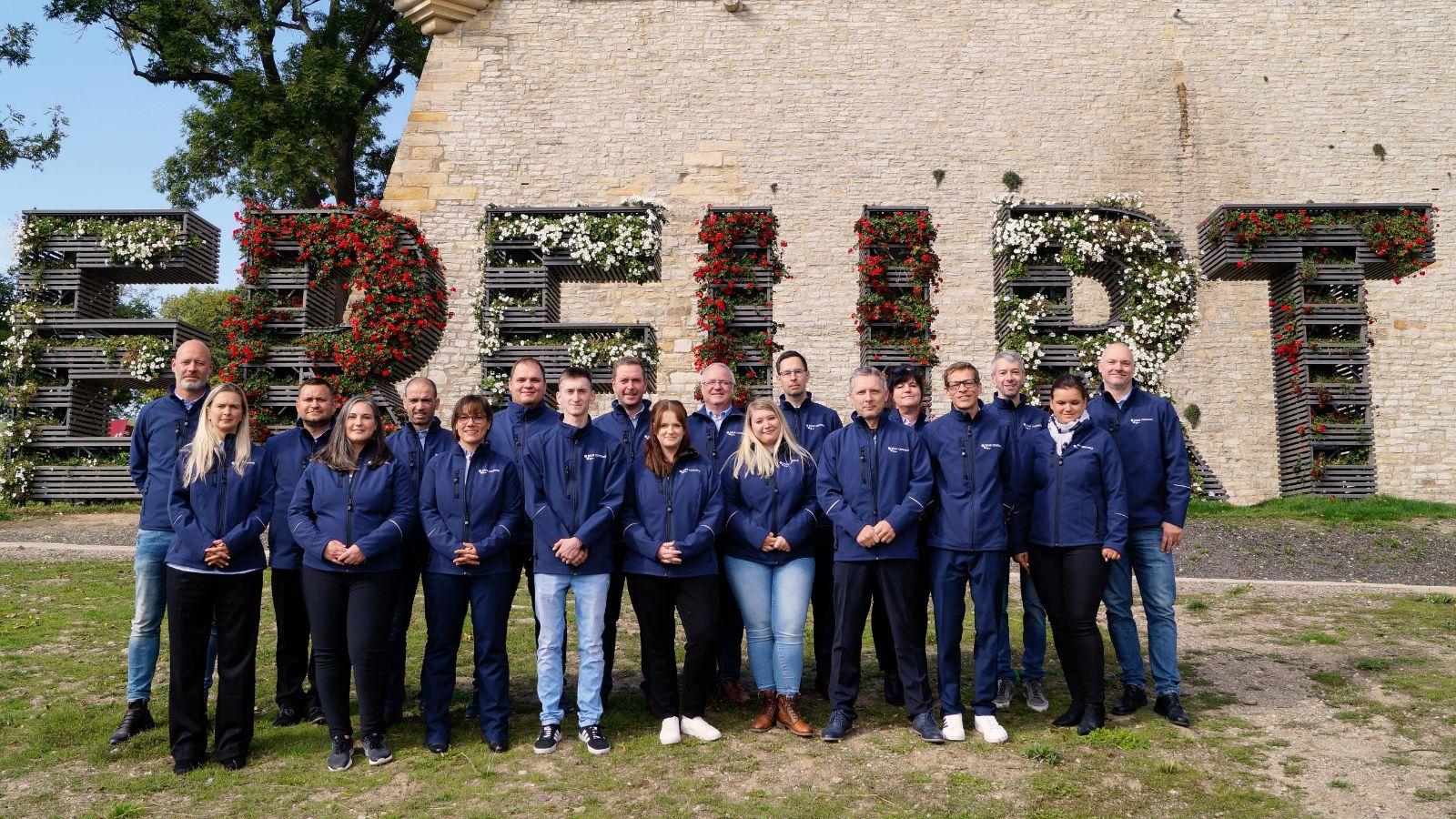 Team Foto vor dem Erfurter Petersberg